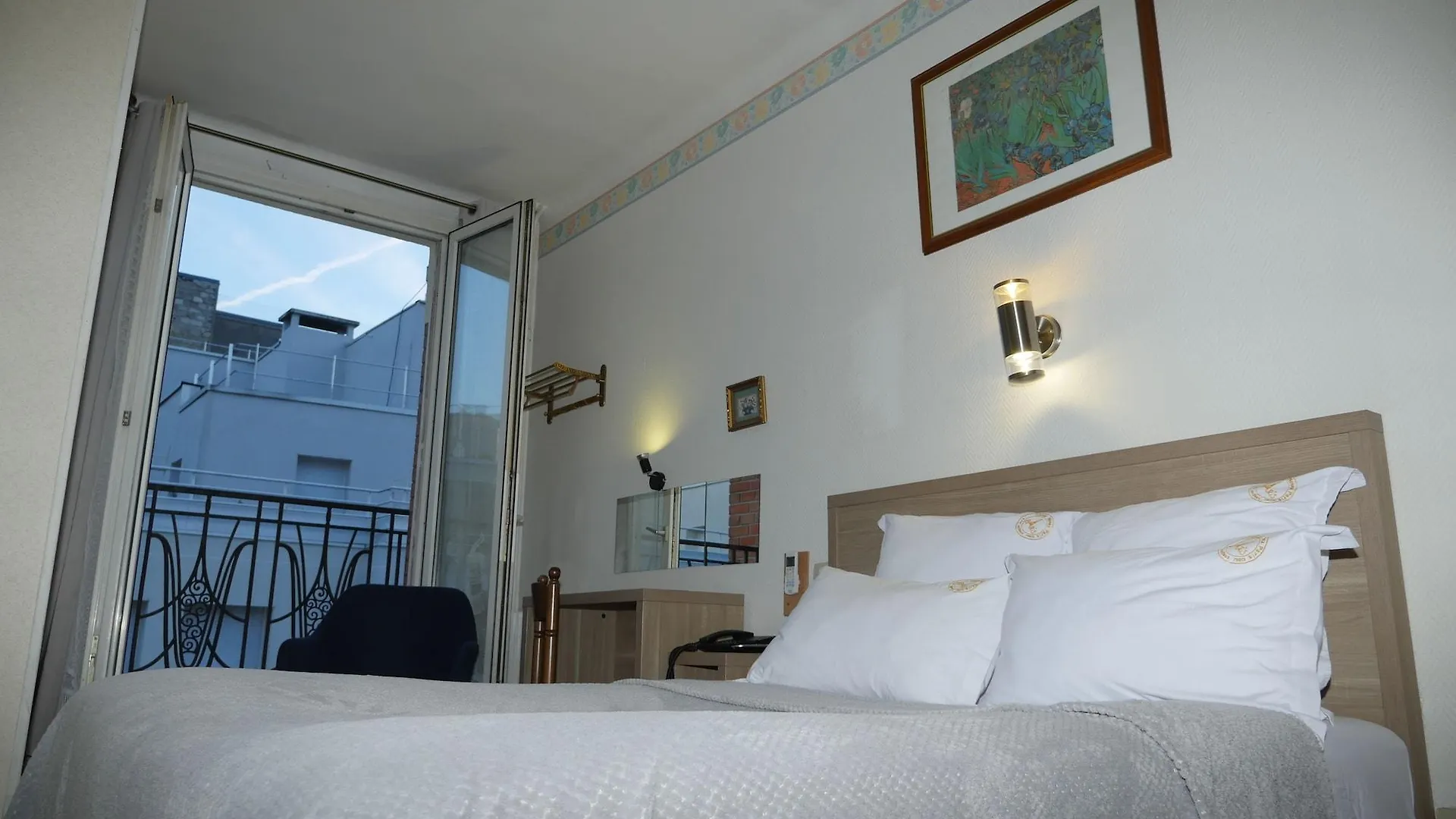 Hotel Novex Paryż 2*,